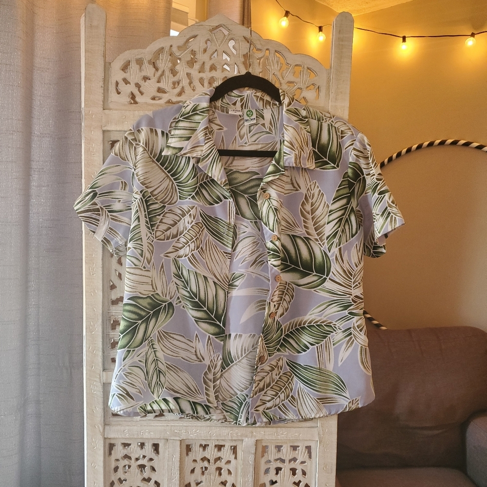 Hawaiian button up
